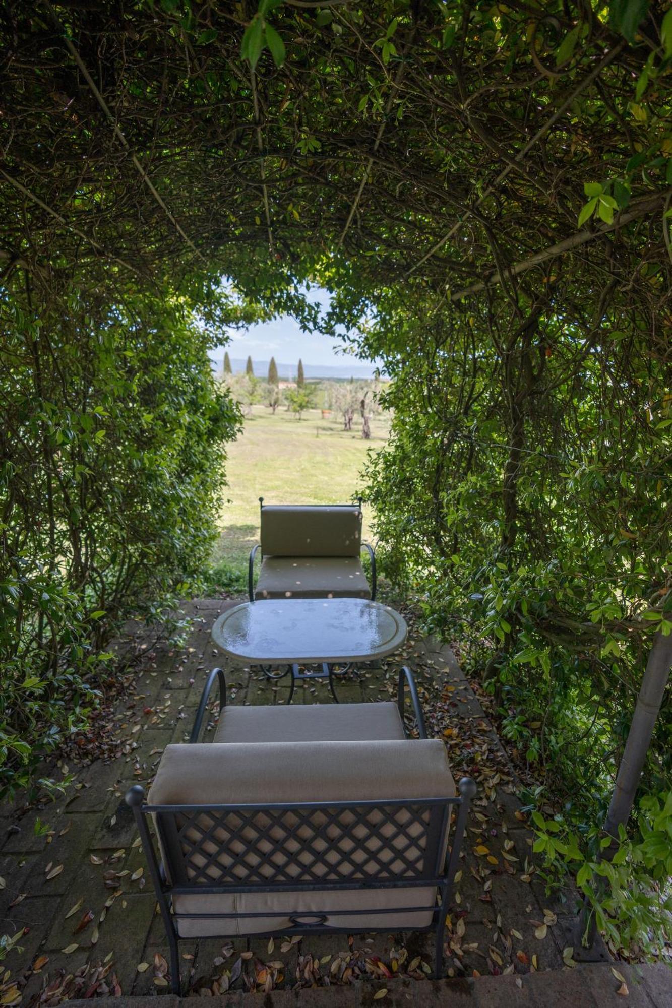 Equo Suites Petrignano Del Lago Екстериор снимка