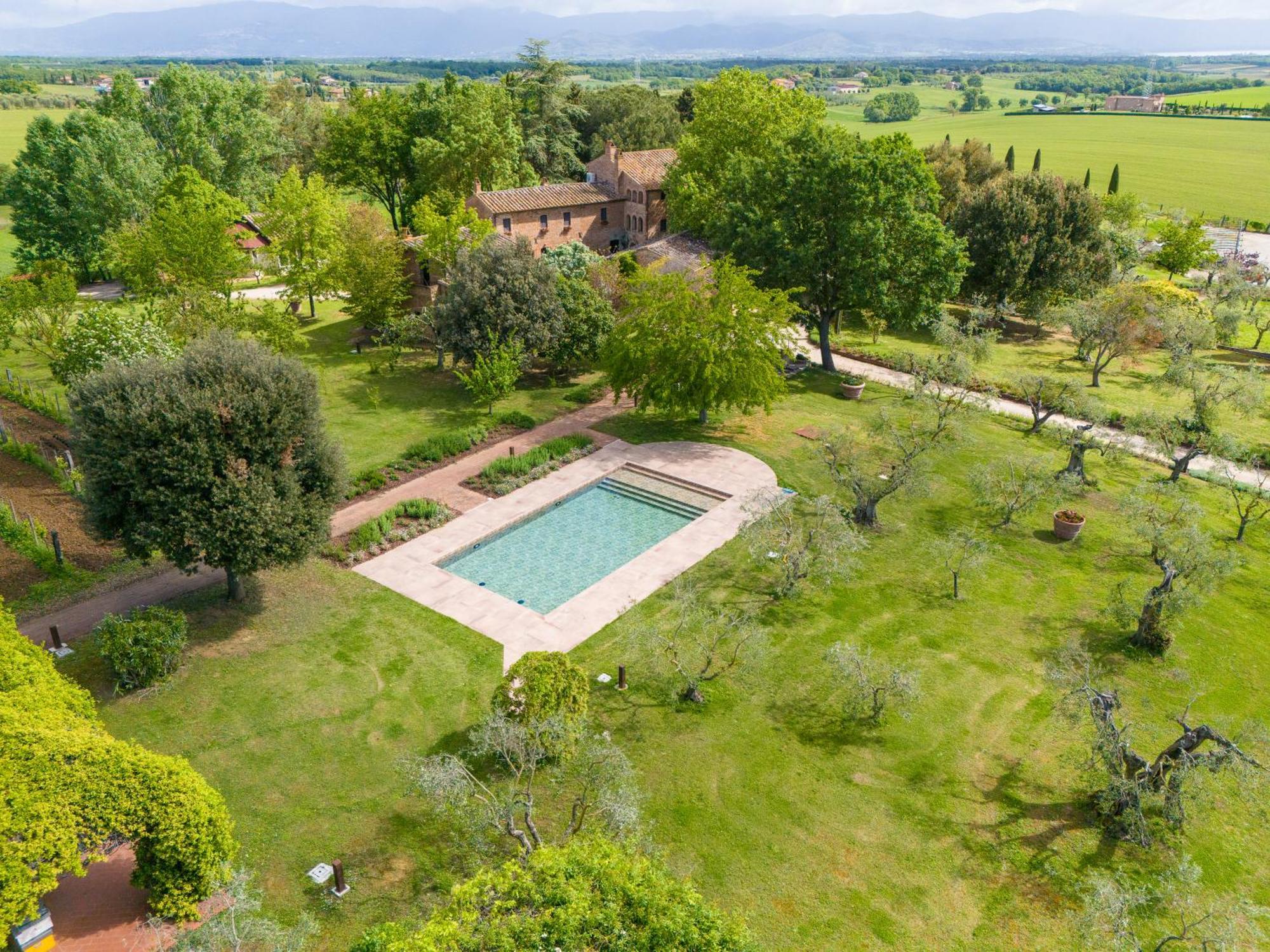 Equo Suites Petrignano Del Lago Екстериор снимка