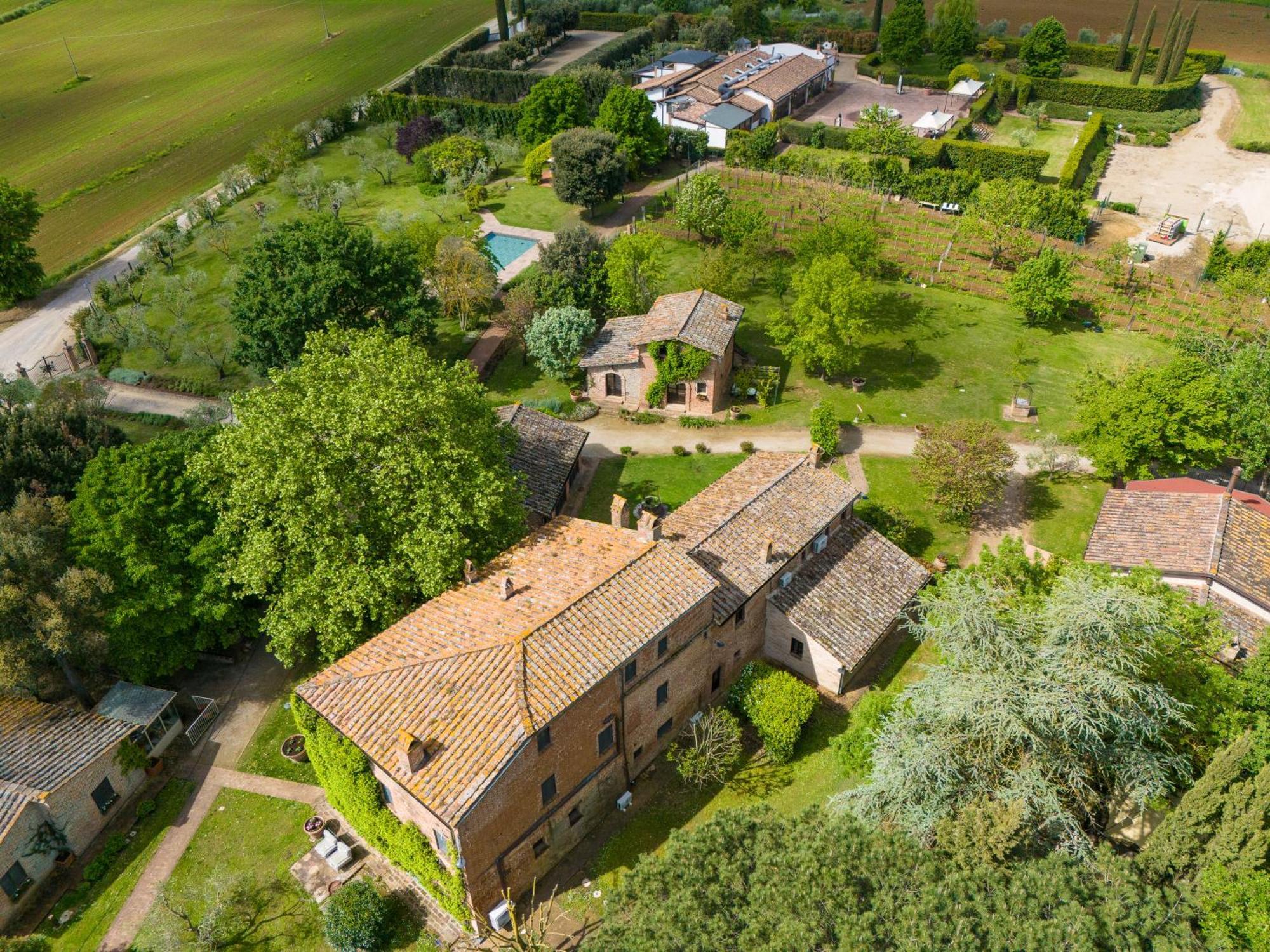 Equo Suites Petrignano Del Lago Екстериор снимка